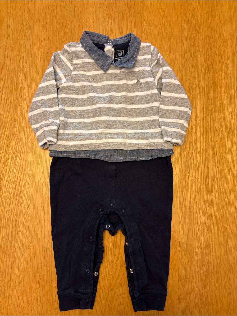 GAP Baby Boys Gray/Blue and White Striped Collared Outfit size 12-18 months